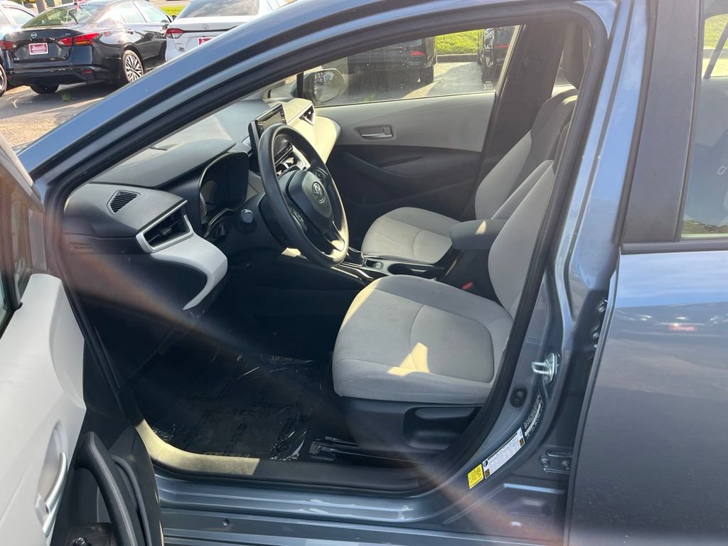 Used 2021 Toyota Corolla LE w/ Carpet Mat Package (TMS) FWD image 38