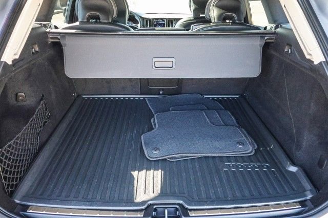 Used 2023 Volvo XC60 B5 Ultimate w/ Climate Package image 25