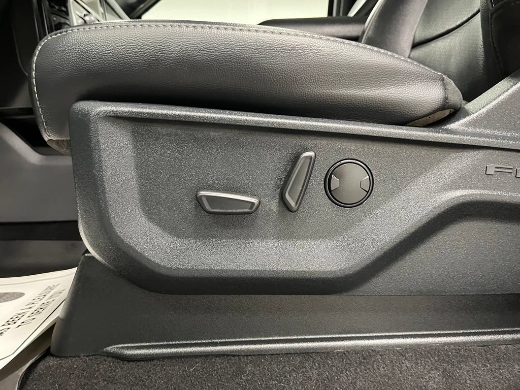 Used 2025 Ford F150 Lariat AWD/4WD image 23