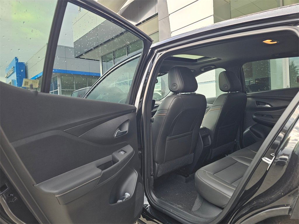 Used 2025 Buick Envista Avenir image 16