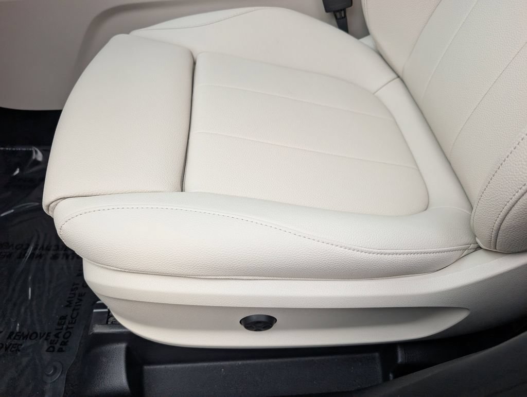 New 2026 Mercedes-Benz GLB 250 4MATIC image 24