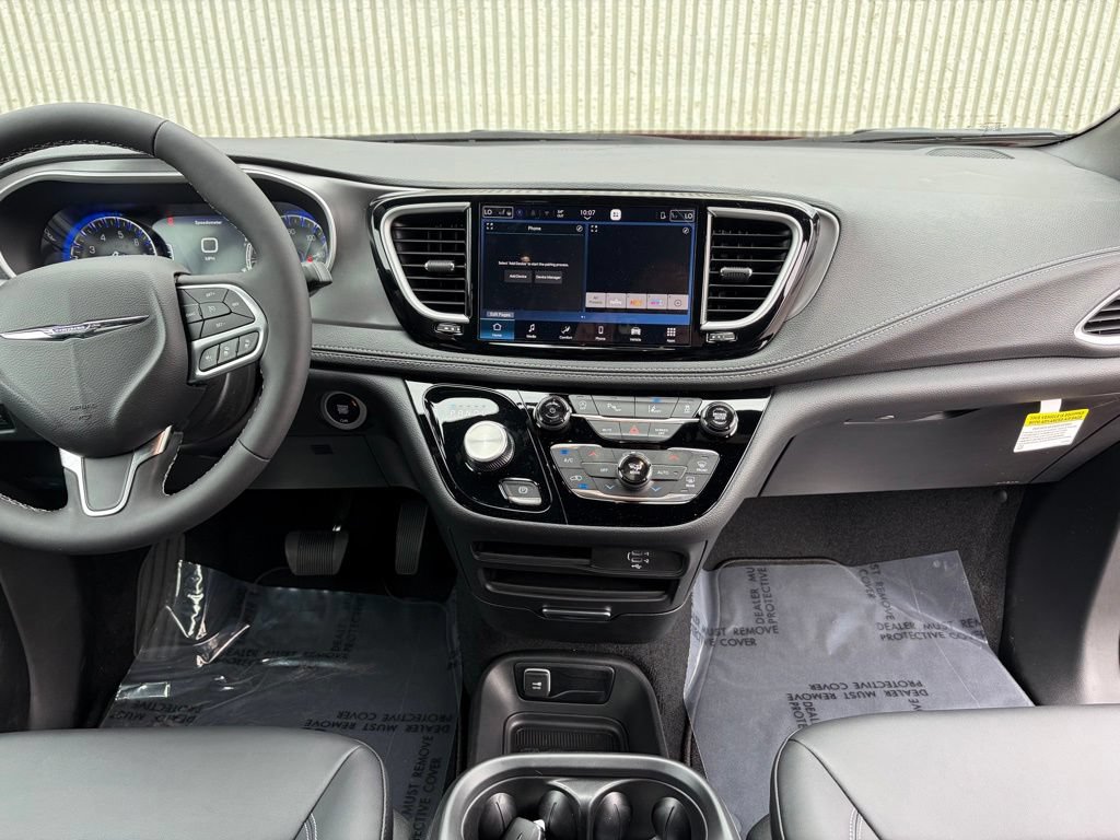 New 2026 Chrysler Pacifica Select AWD/4WD image 21