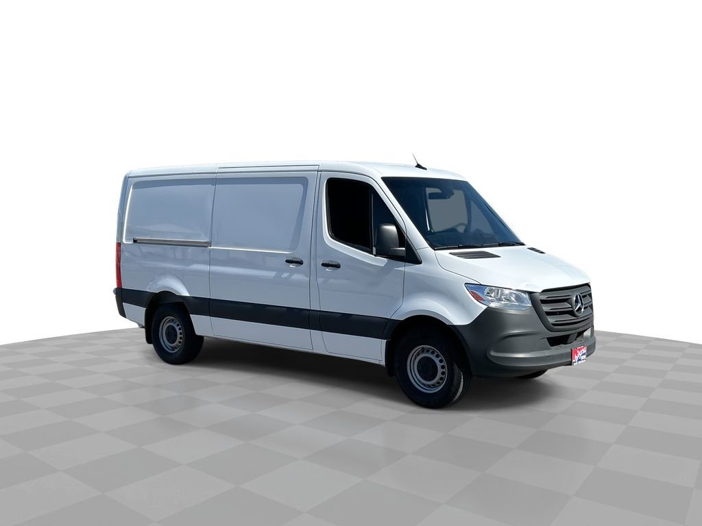 Used 2025 Mercedes-Benz Sprinter 2500 image 2