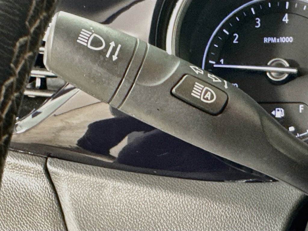Used 2021 Buick Encore GX Essence w/ Experience Buick Package FWD image 13