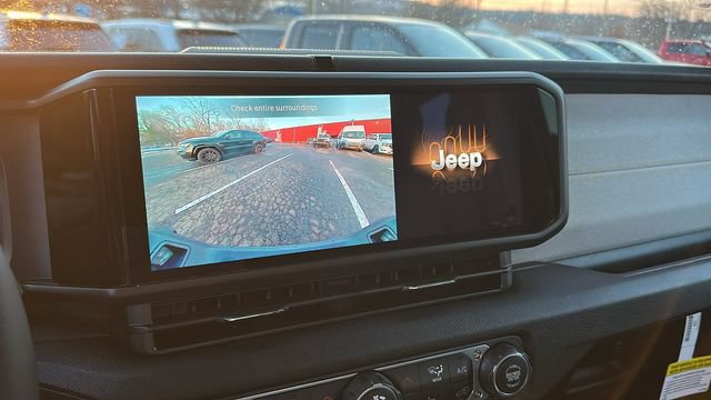 New 2026 Jeep Gladiator Sport AWD/4WD image 15