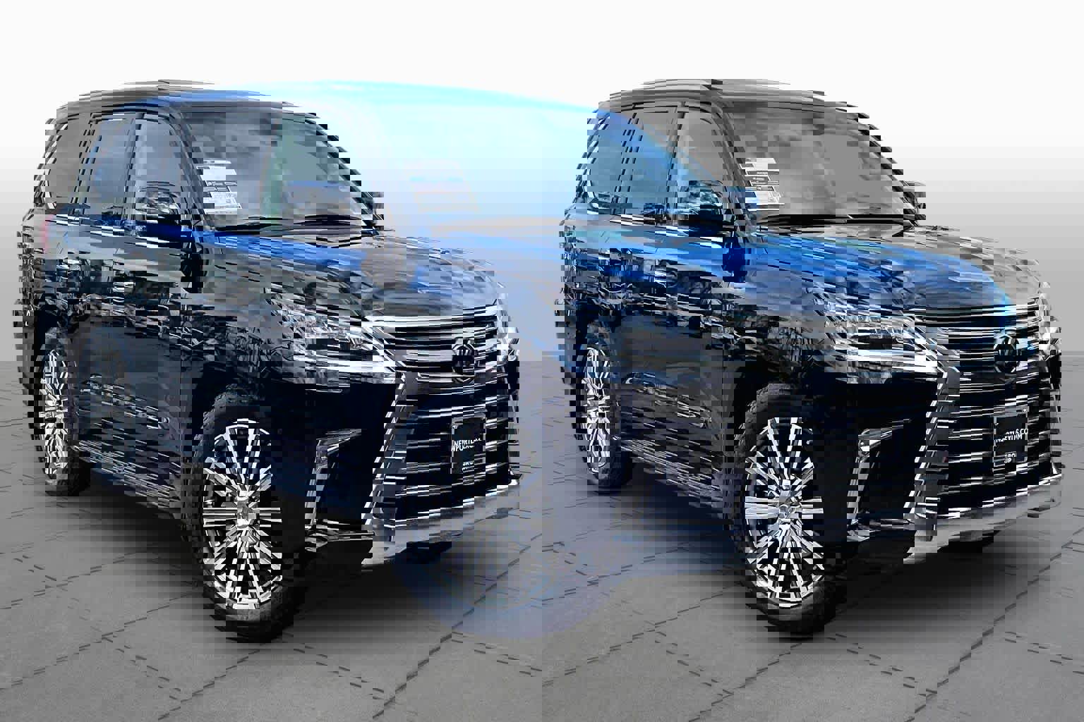 Used 2016 Lexus LX 570 4WD w/ Luxury Package image 2