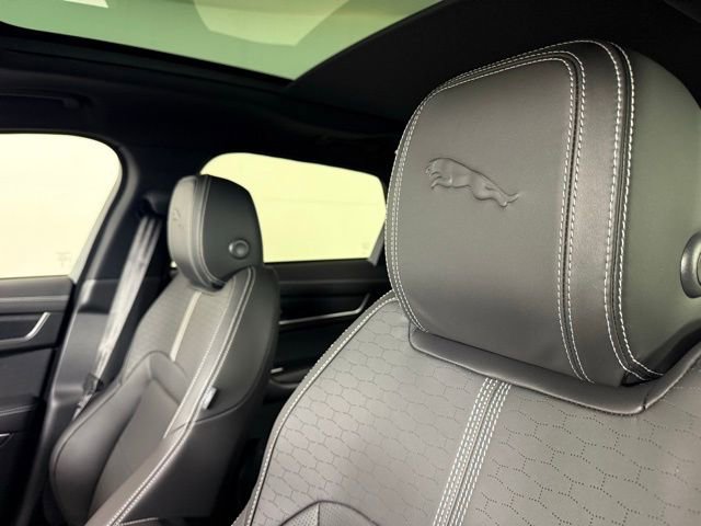 New 2026 Jaguar F-PACE R-Dynamic S image 7