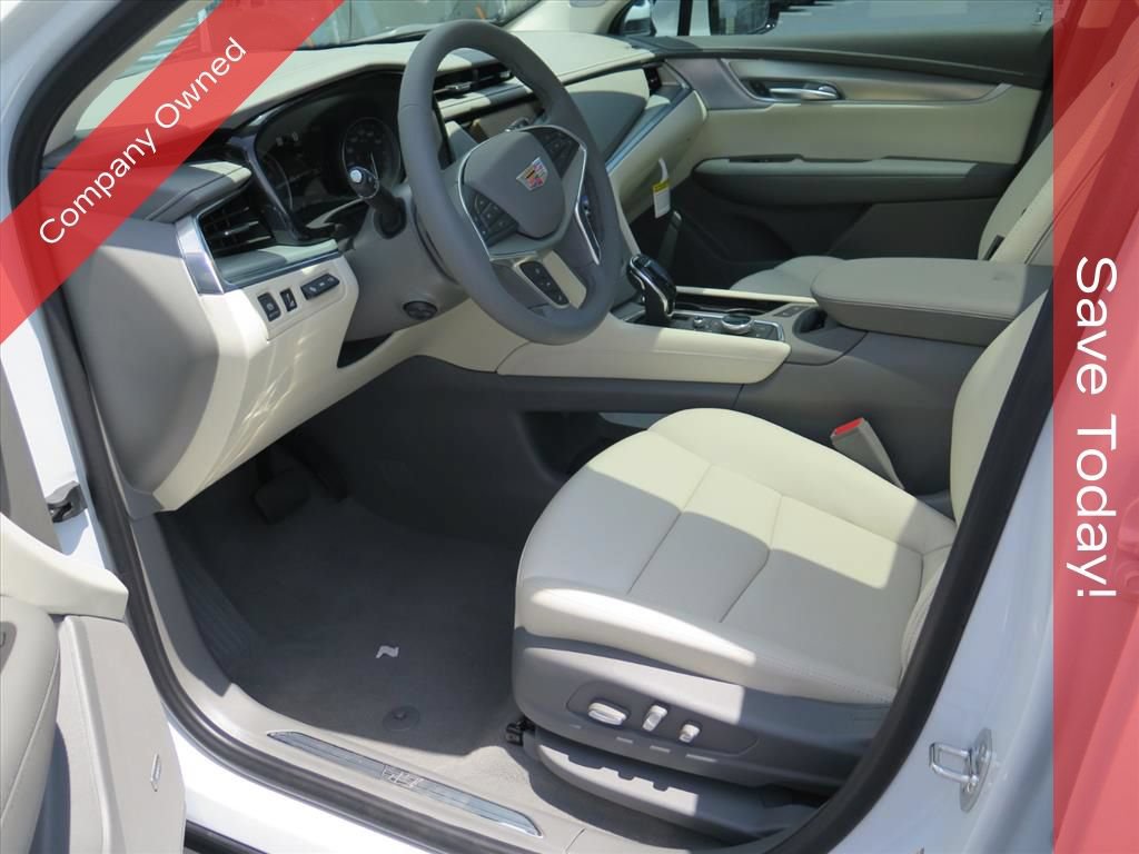 New 2026 Cadillac XT5 Premium Luxury w/ Driver Assist Package FWD image 11