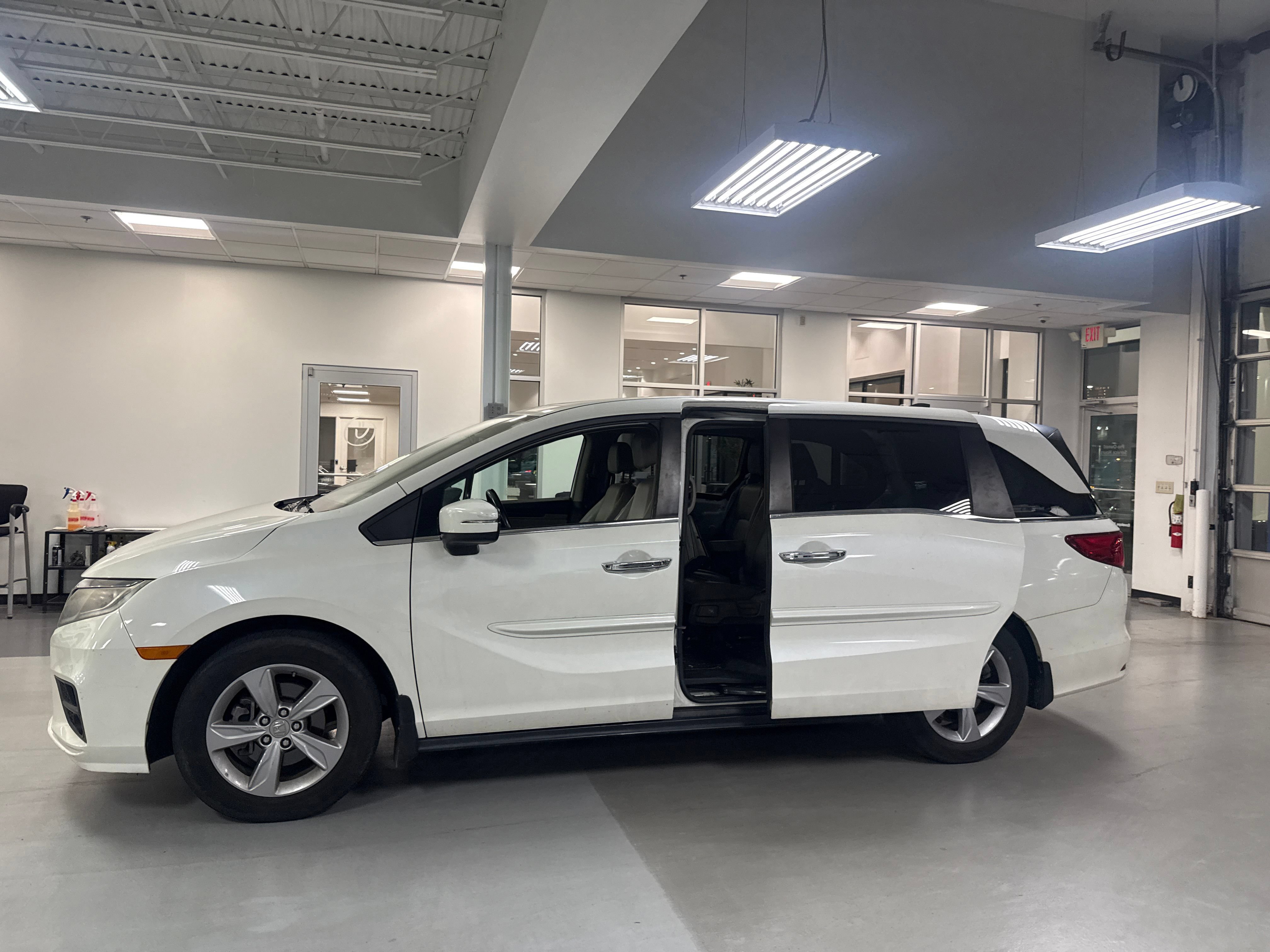 Used 2018 Honda Odyssey EX-L image 11