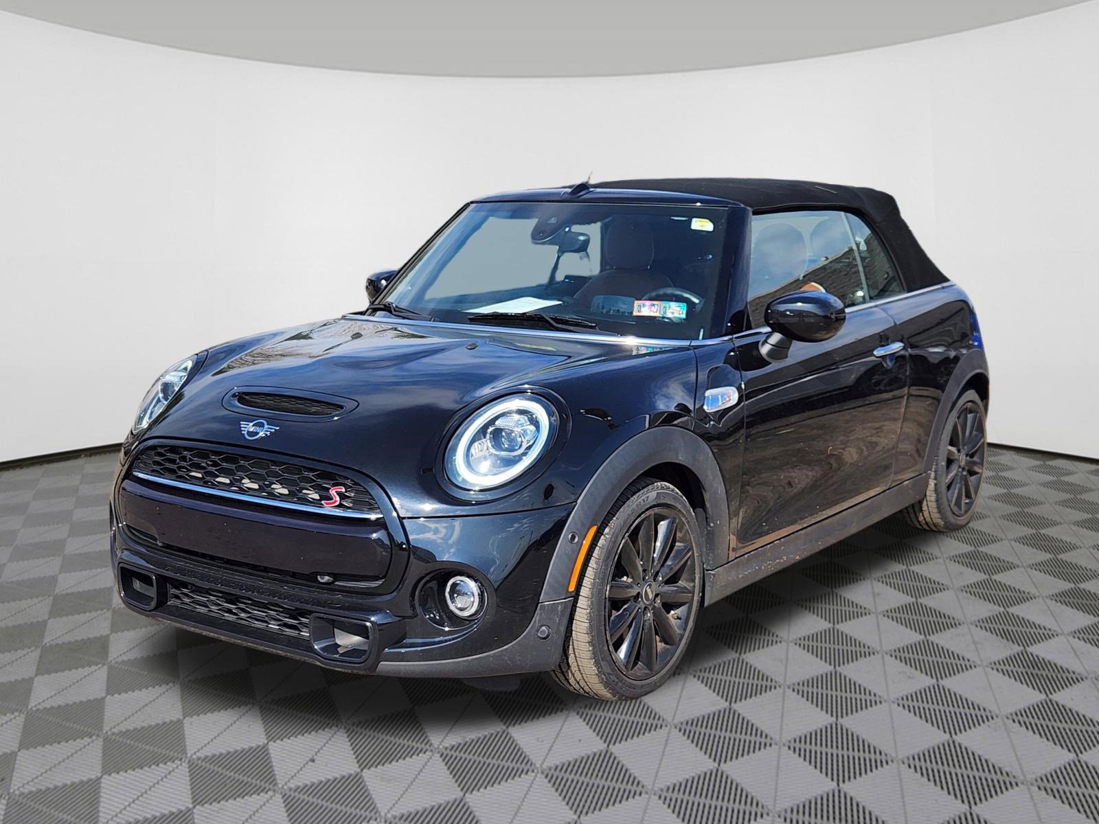 Used 2021 MINI Cooper S w/ Driver Assistance Package image 2