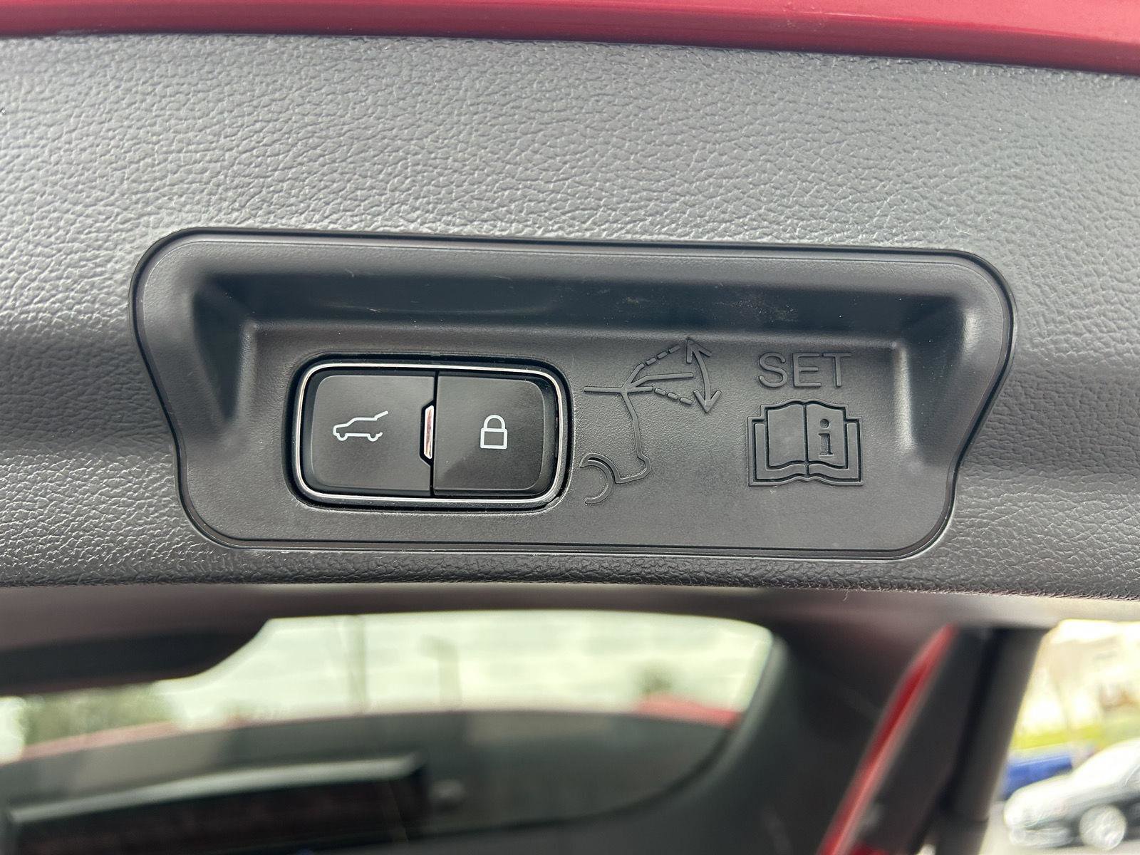 Used 2023 Ford Explorer Limited image 29