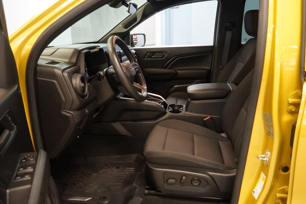 Used 2023 Chevrolet Colorado Trail Boss w/ Advanced Trailering Package AWD/4WD image 4