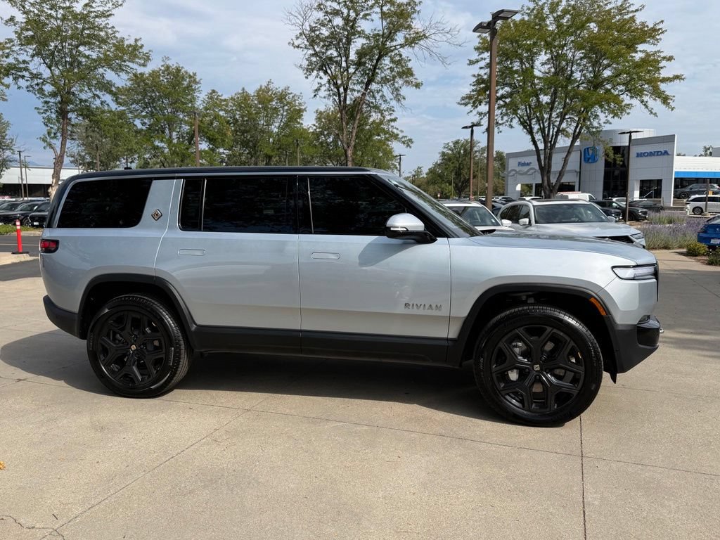 Used 2025 Rivian R1S Adventure AWD/4WD image 3