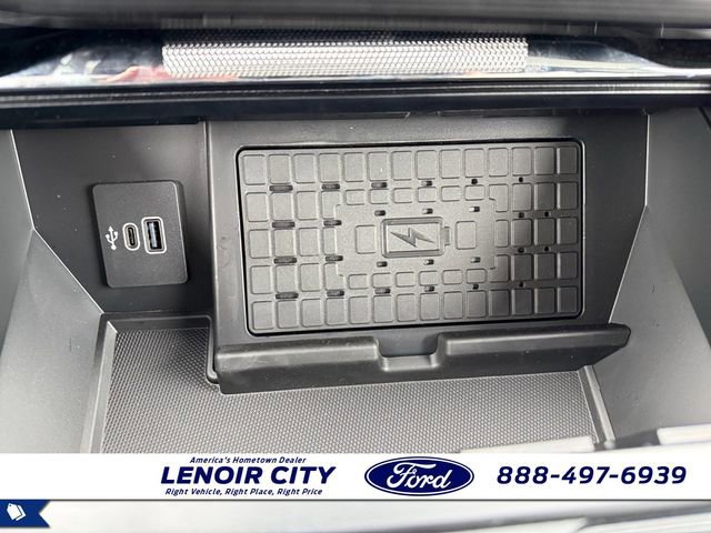 Used 2025 Ford F150 Lightning Platinum image 27