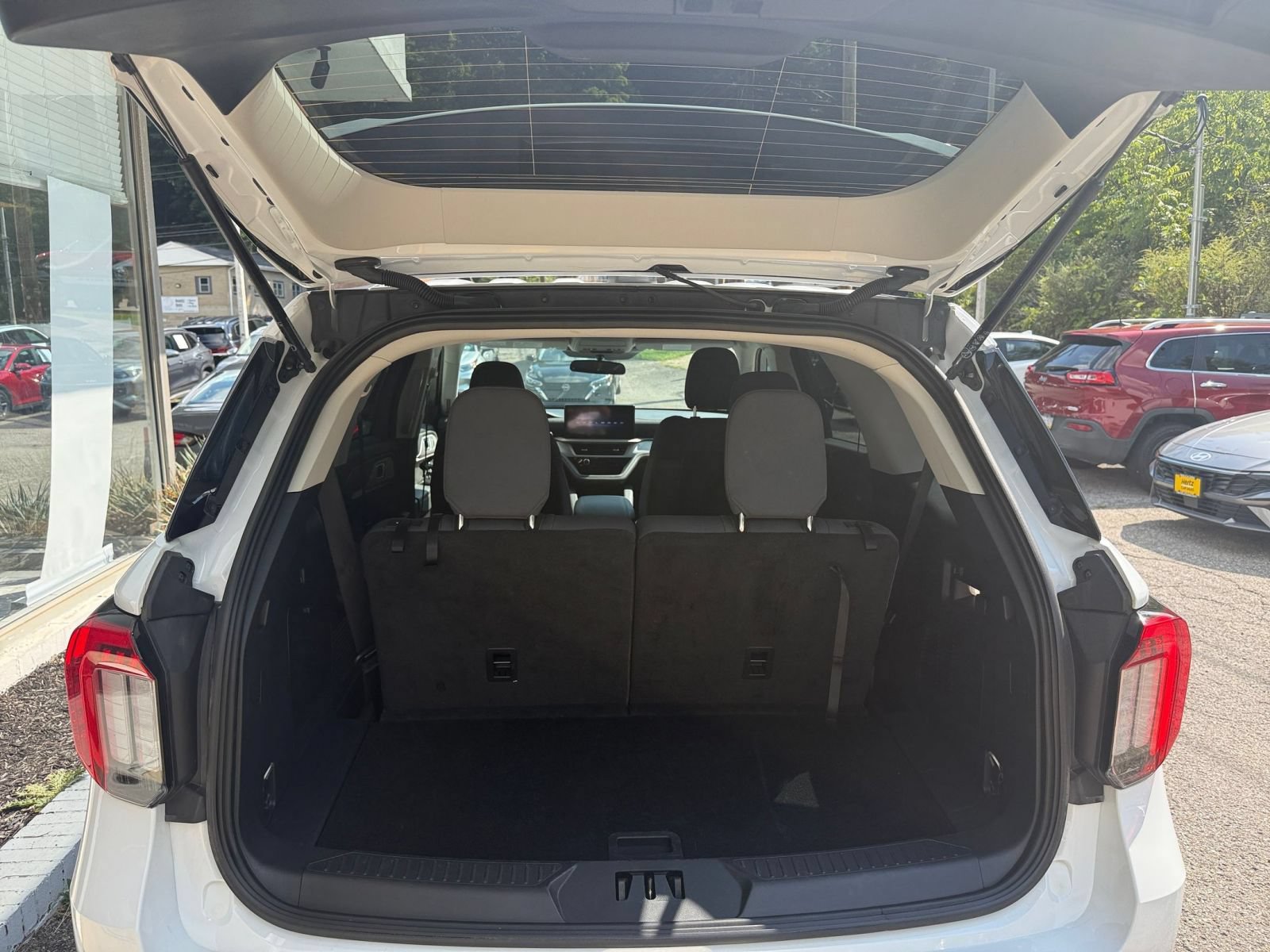 Used 2026 Ford Explorer Active AWD/4WD image 32