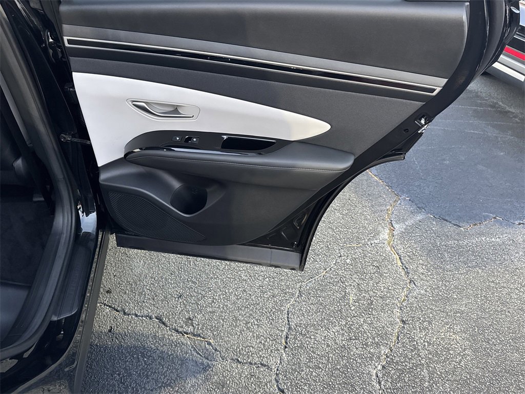 Used 2022 Hyundai Tucson Limited image 16