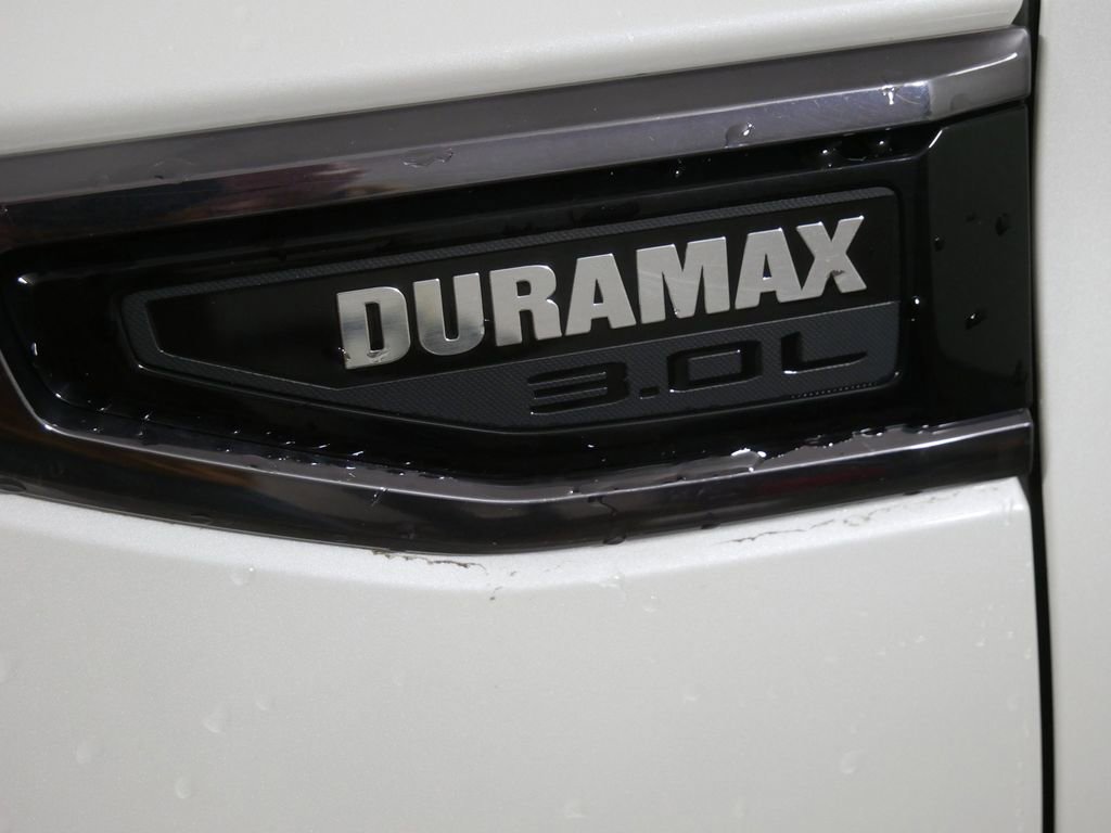 Used 2024 GMC Yukon Denali Ultimate AWD/4WD image 10