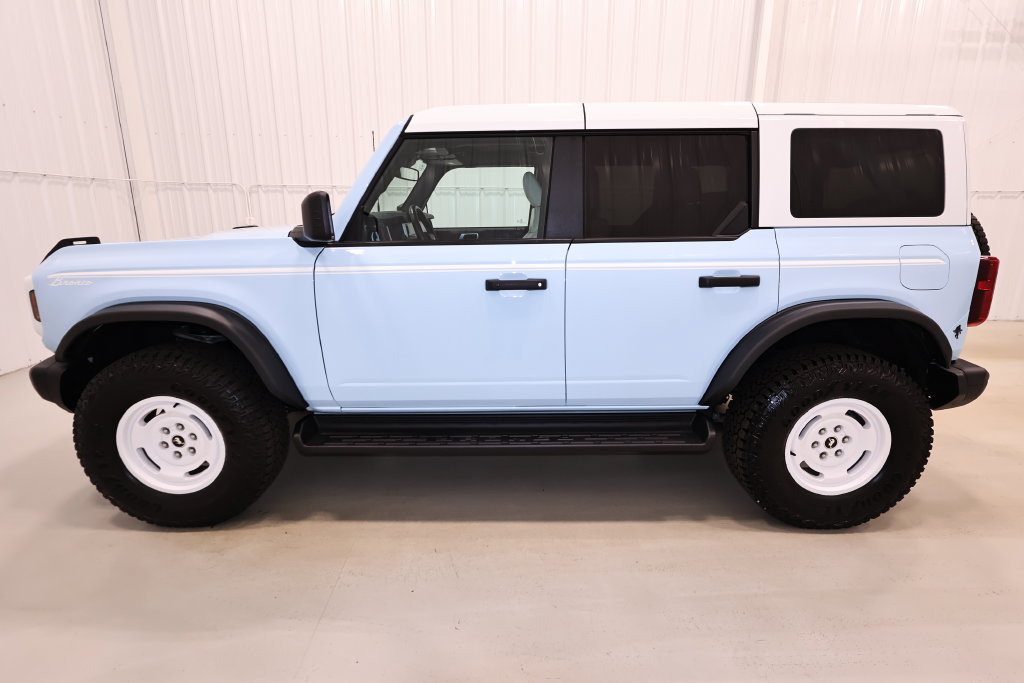 Used 2025 Ford Bronco Heritage Edition AWD/4WD image 7