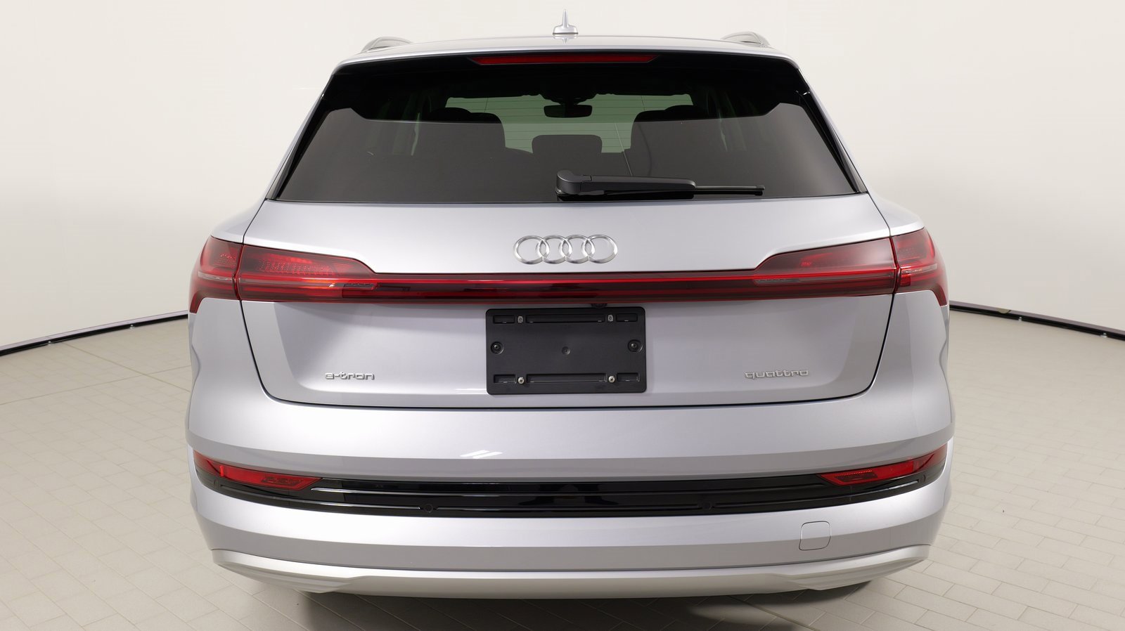 Used 2022 Audi e-tron Premium Plus w/ Premium Plus Package image 32