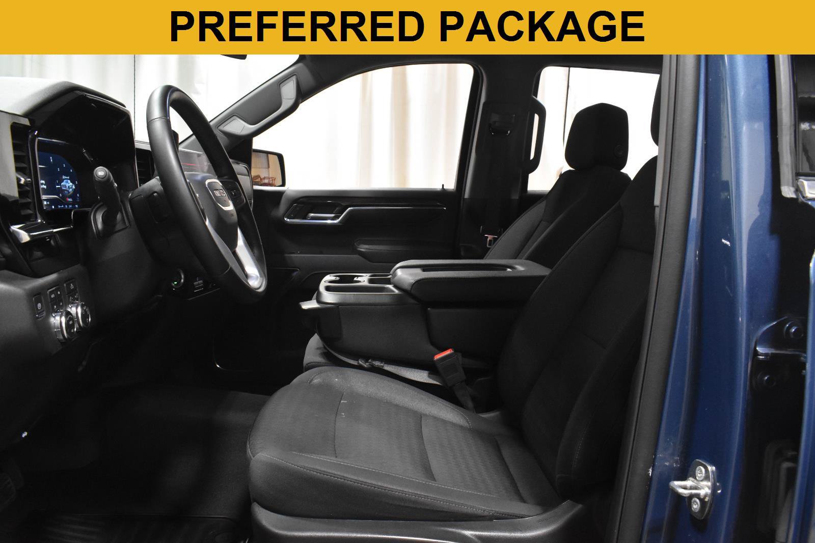 Used 2024 GMC Sierra 1500 SLE w/ Preferred Package AWD/4WD image 4