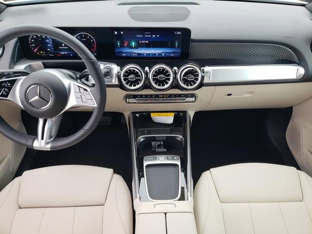 New 2025 Mercedes-Benz GLB 250 4MATIC image 18