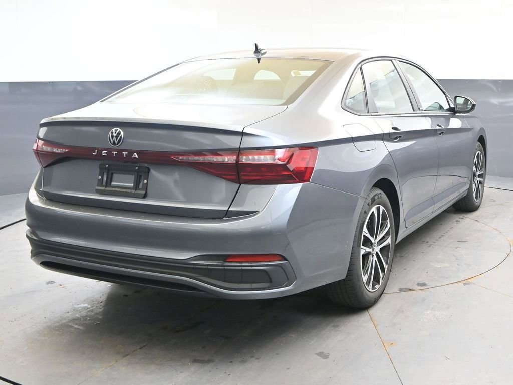 Used 2025 Volkswagen Jetta Sport image 5