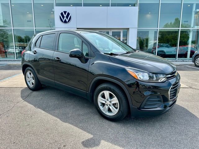 Used 2020 Chevrolet Trax LS w/ Tint and Cruise Package FWD image 1