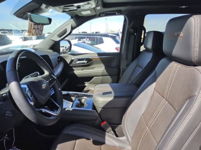 Used 2025 Chevrolet Tahoe High Country AWD/4WD image 7