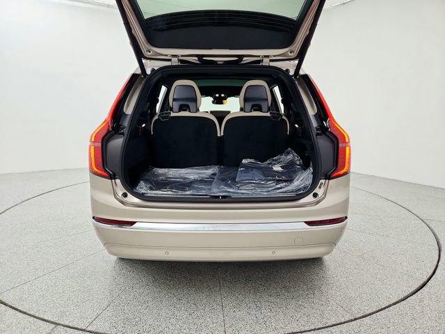 New 2026 Volvo XC90 B6 Plus w/ Protection Package image 15