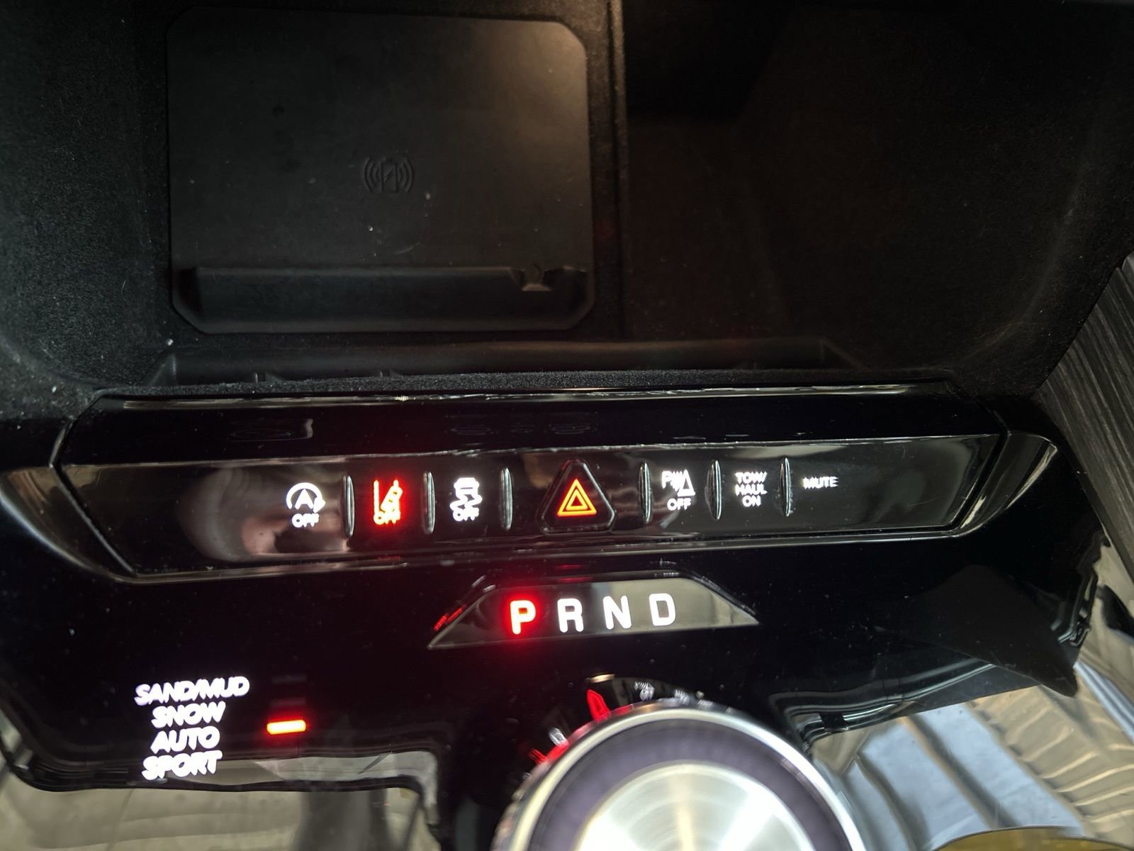 Used 2024 Jeep Wagoneer L Series II w/ Flexible Seating Group image 26