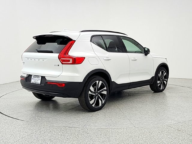 New 2026 Volvo XC40 B5 Ultra w/ Climate Package AWD/4WD image 5