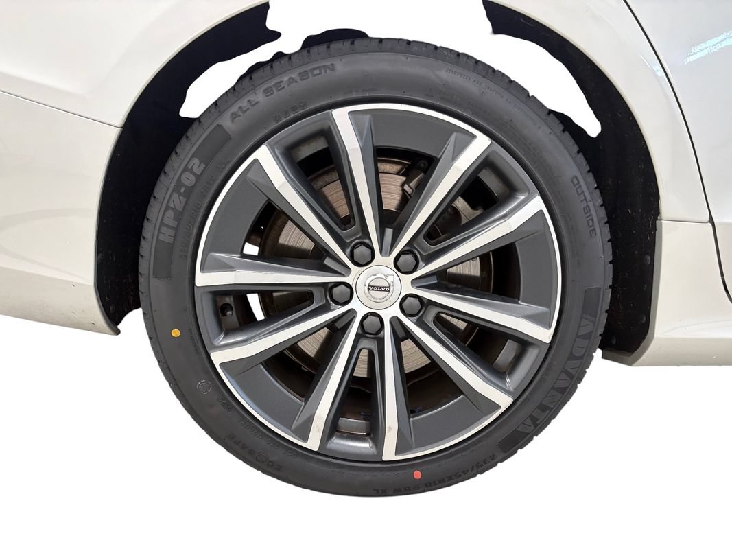 Used 2021 Volvo S60 T6 Momentum AWD/4WD image 9