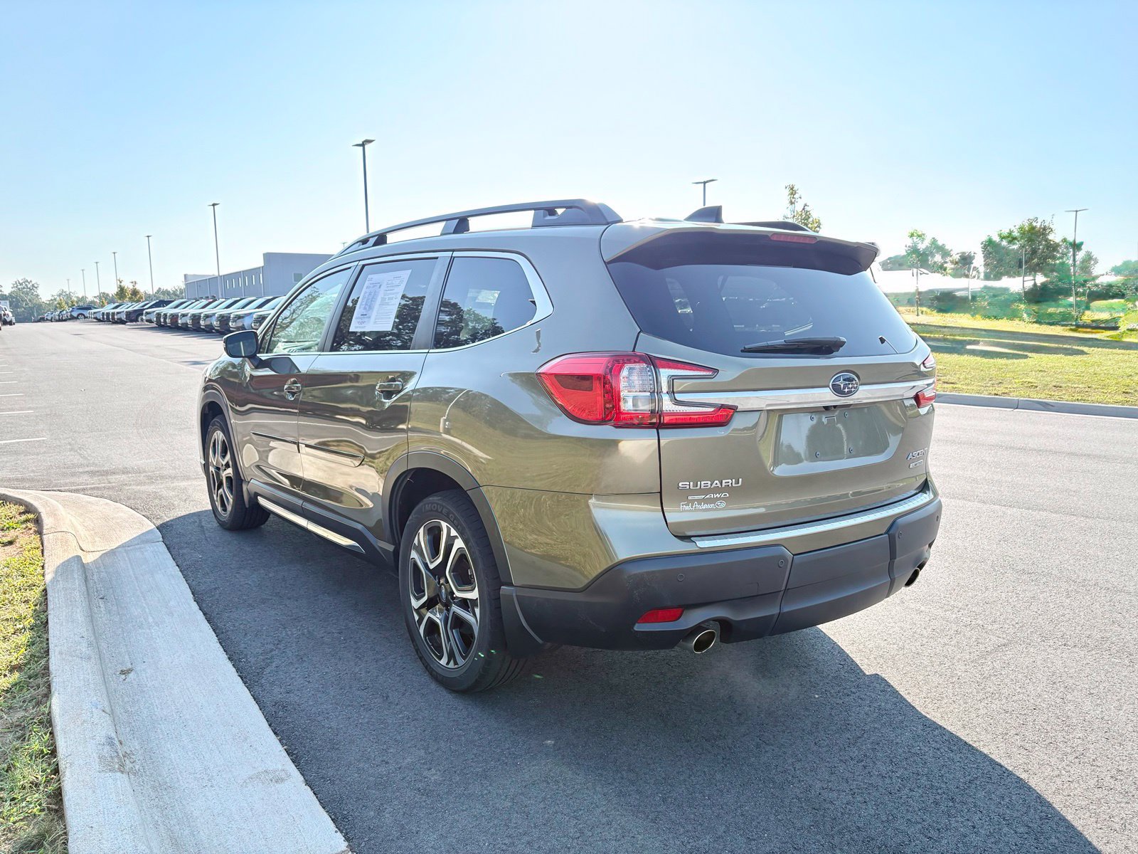 Used 2023 Subaru Ascent Limited AWD/4WD image 6