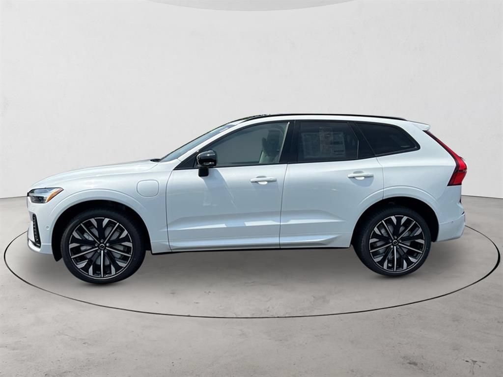 Certified 2026 Volvo XC60 T8 Ultra w/ Protection Package Premier AWD/4WD image 2