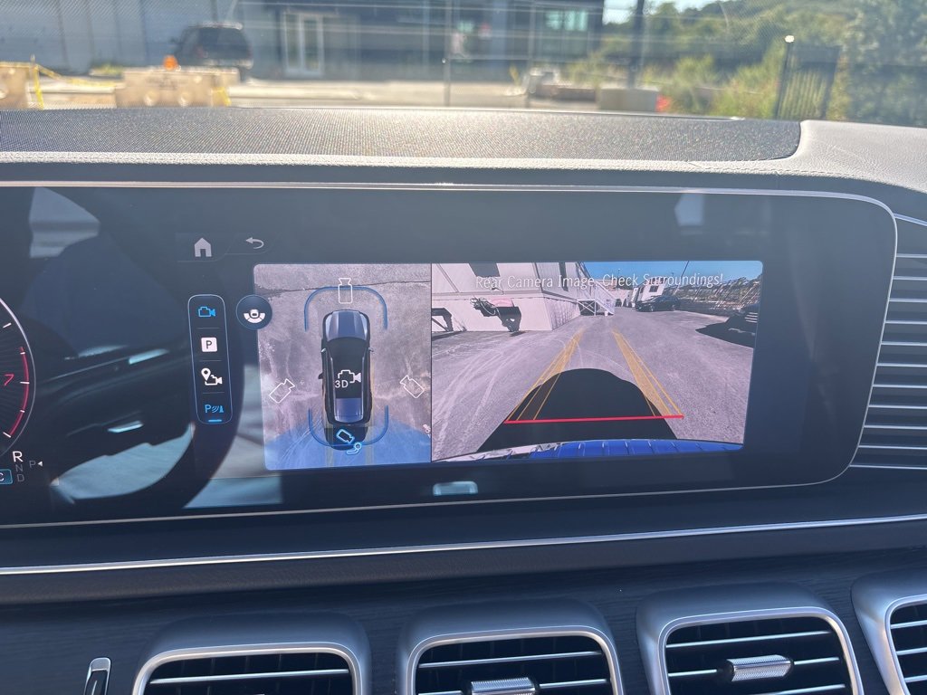 Used 2025 Mercedes-Benz GLS 450 4MATIC image 29