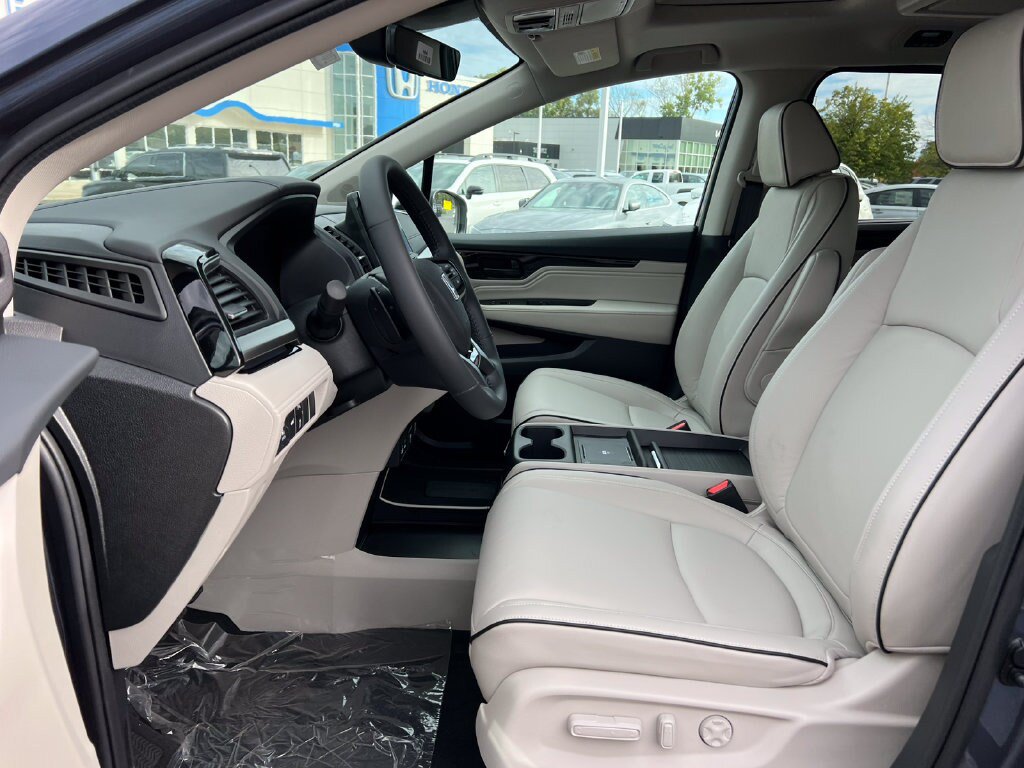 New 2027 Honda Odyssey Touring image 4