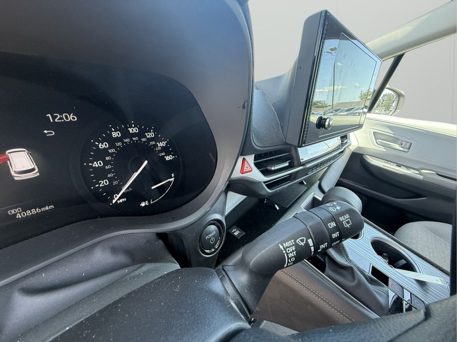Used 2025 Toyota Sienna LE FWD image 20