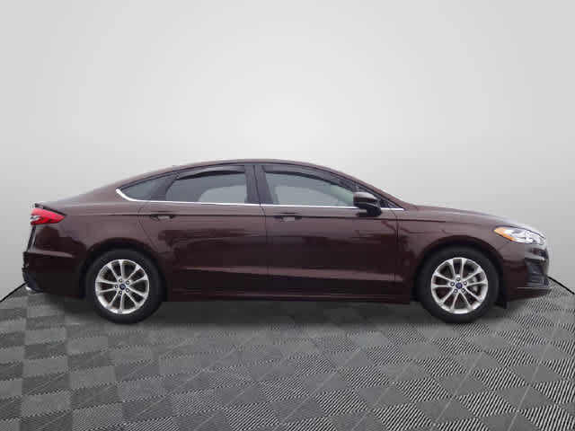 Used 2019 Ford Fusion SE FWD image 4