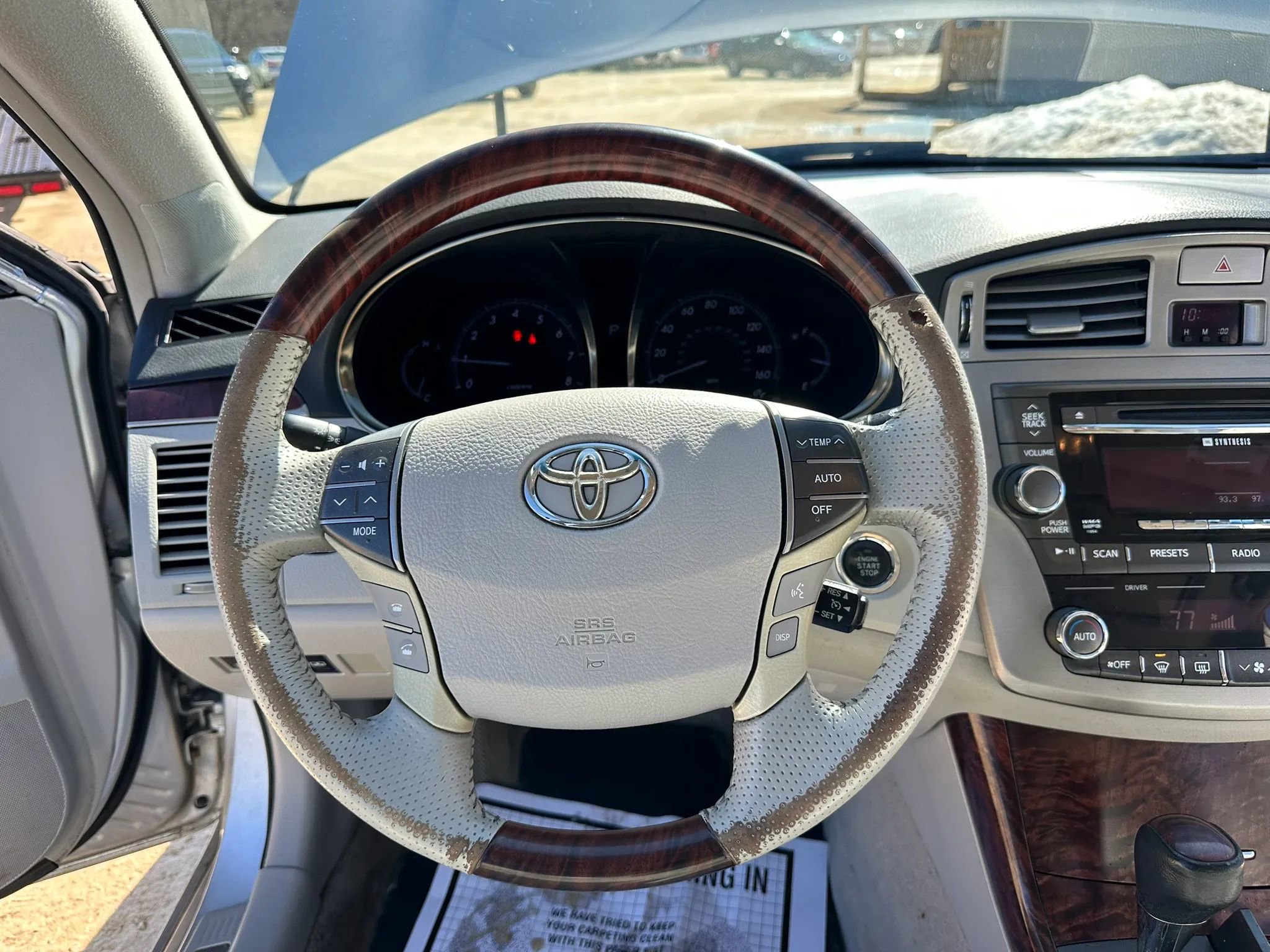 Used 2011 Toyota Avalon Limited FWD image 18