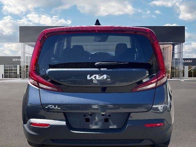 Certified 2022 Kia Soul LX w/ Technology Package image 5