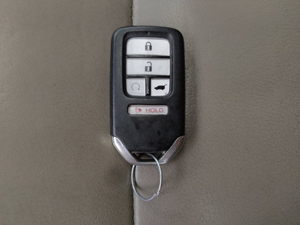 Used 2018 Honda Pilot Touring image 32