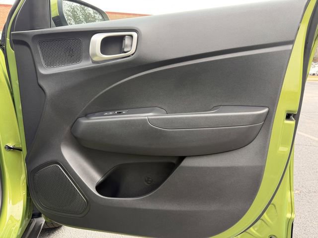 Used 2024 Hyundai Venue SEL image 30