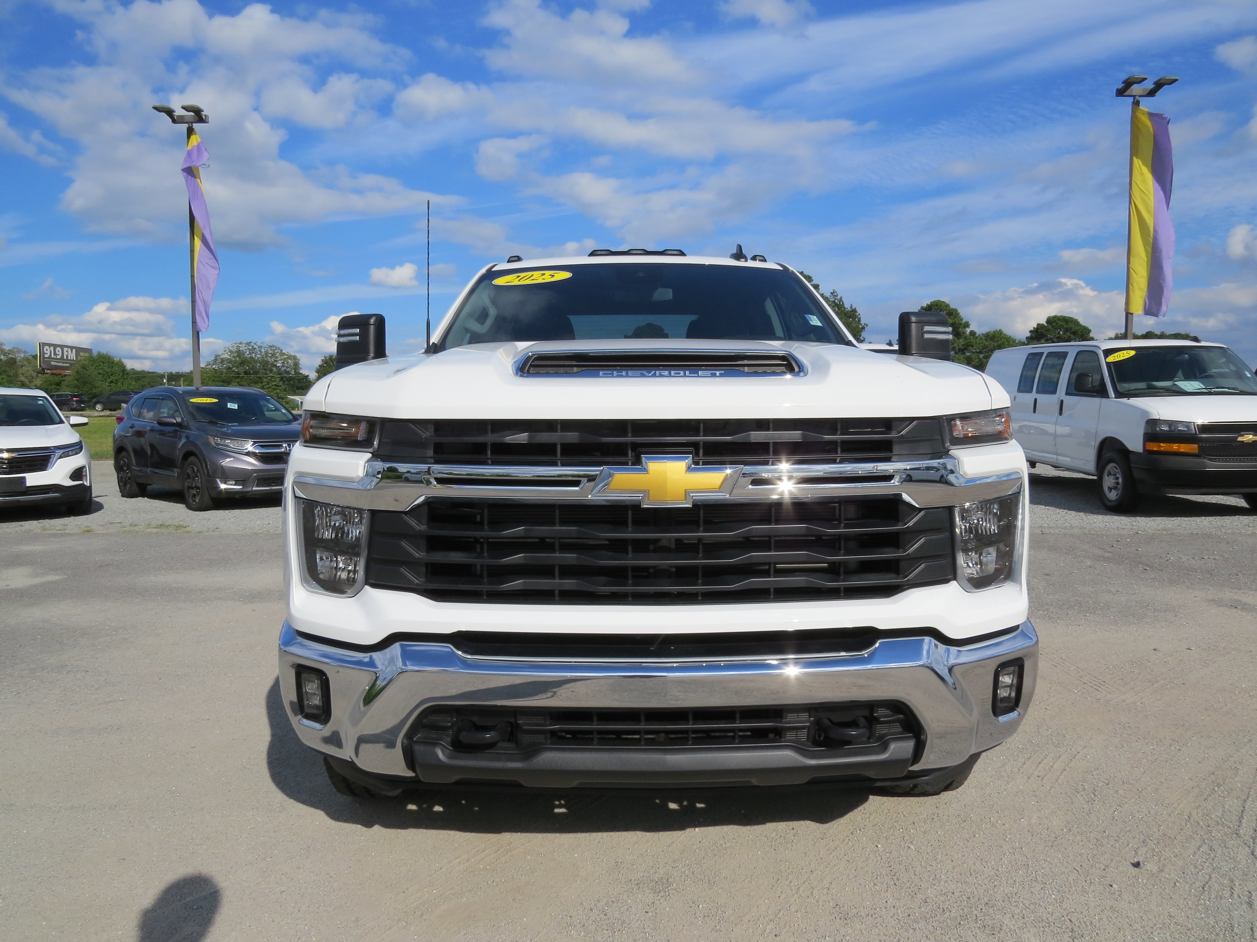 Used 2025 Chevrolet Silverado 2500 LT w/ Convenience Package image 11