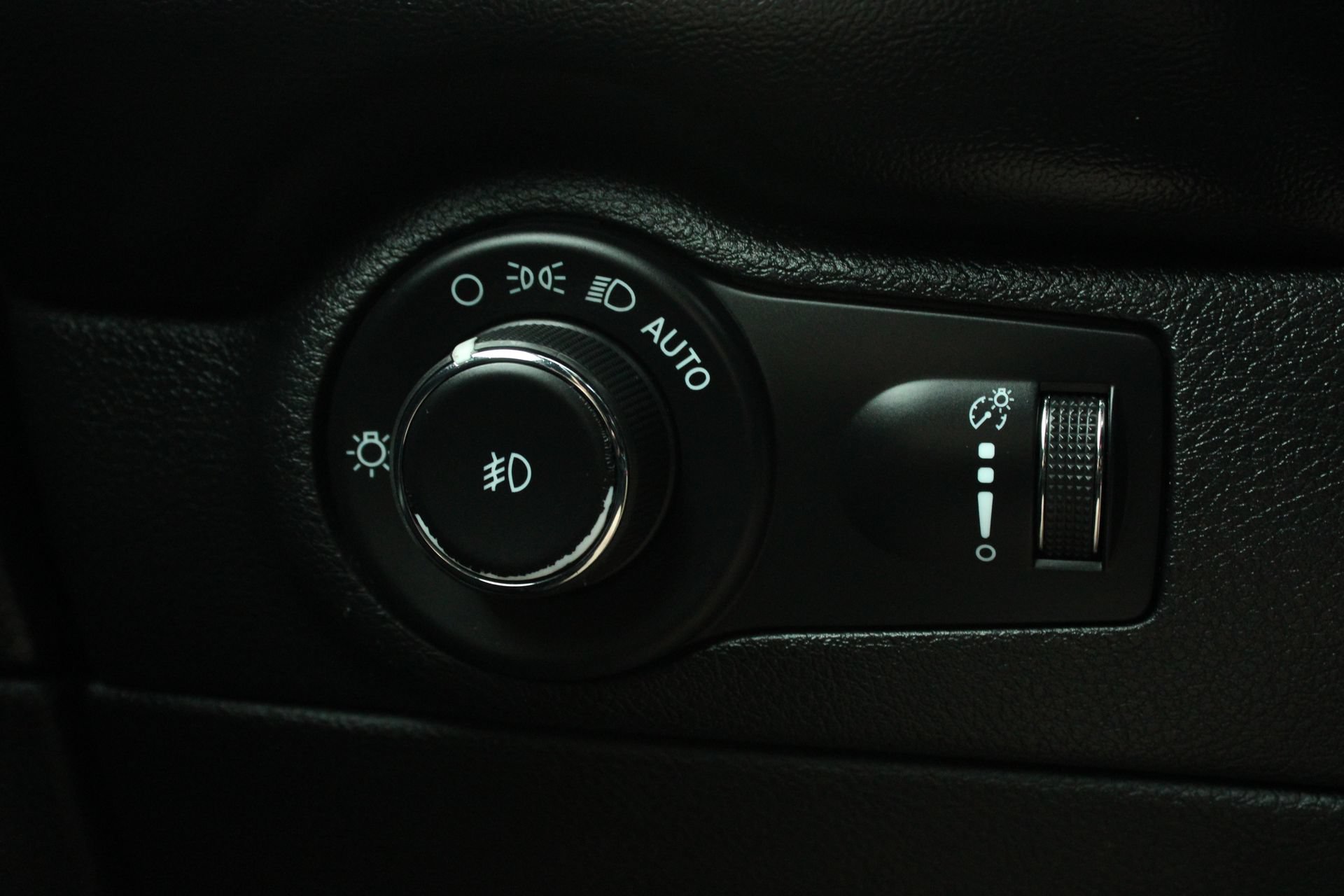 Used 2021 Dodge Durango R/T w/ Blacktop Package AWD/4WD image 31