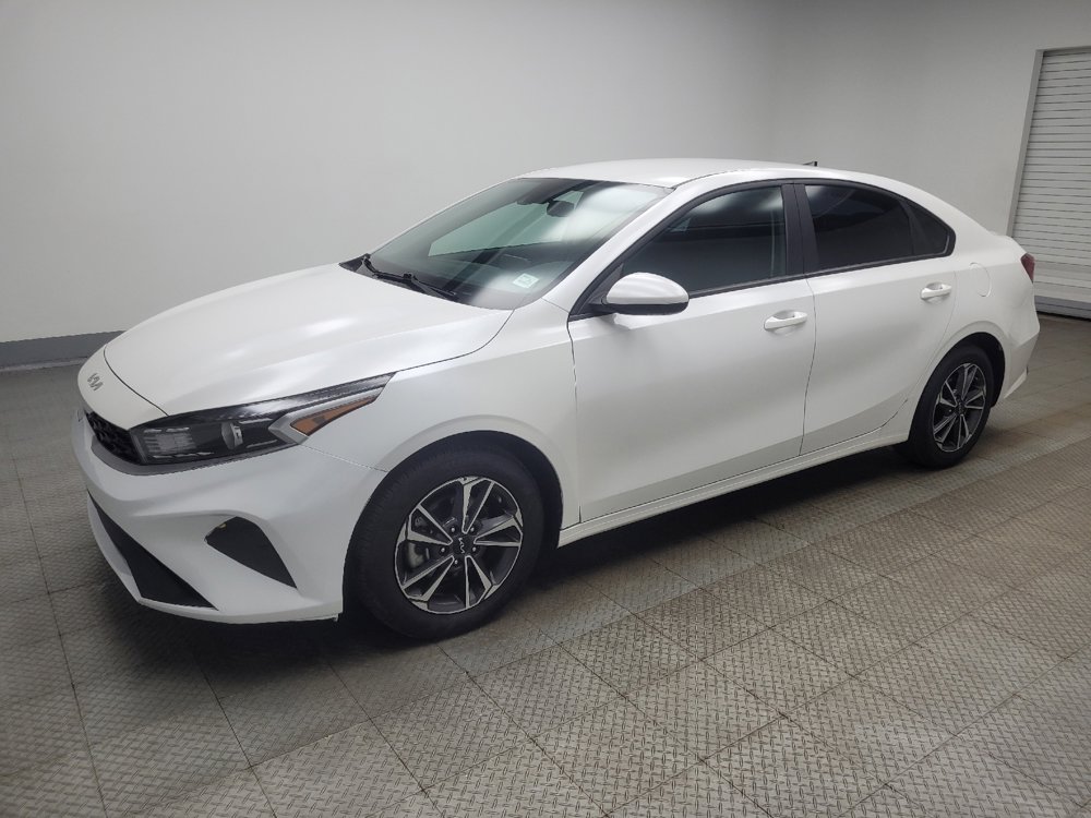 Used 2023 Kia Forte LXS image 2