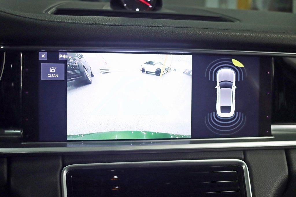 Used 2020 Porsche Panamera 4 image 18