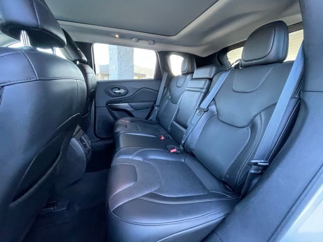Used 2019 Jeep Cherokee Limited image 25