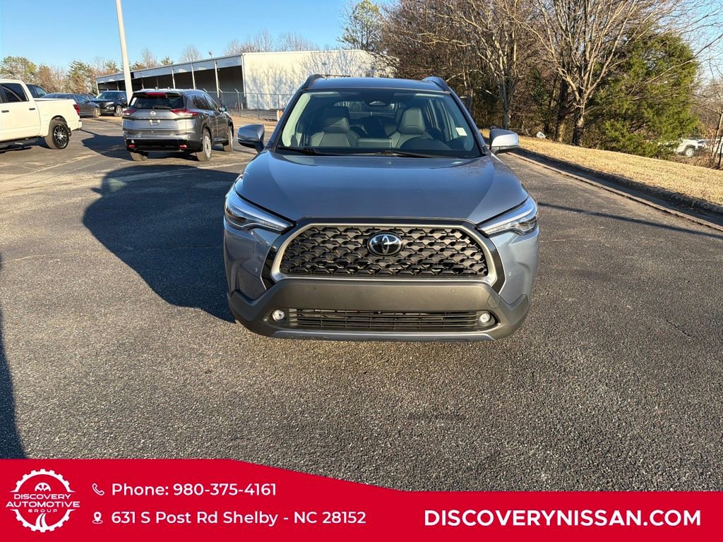 Used 2023 Toyota Corolla Cross XLE image 4