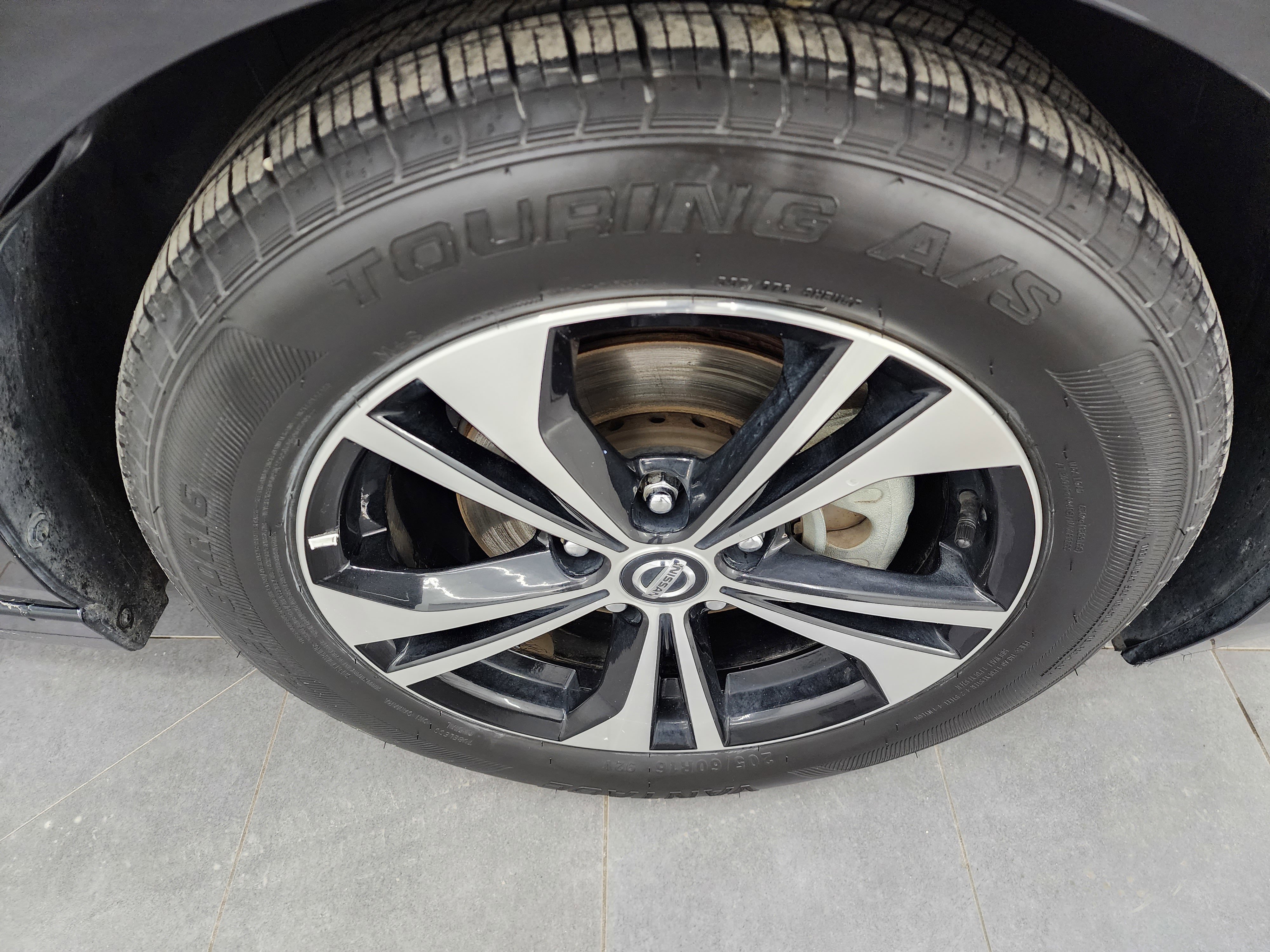 Used 2023 Nissan Sentra SV FWD image 3