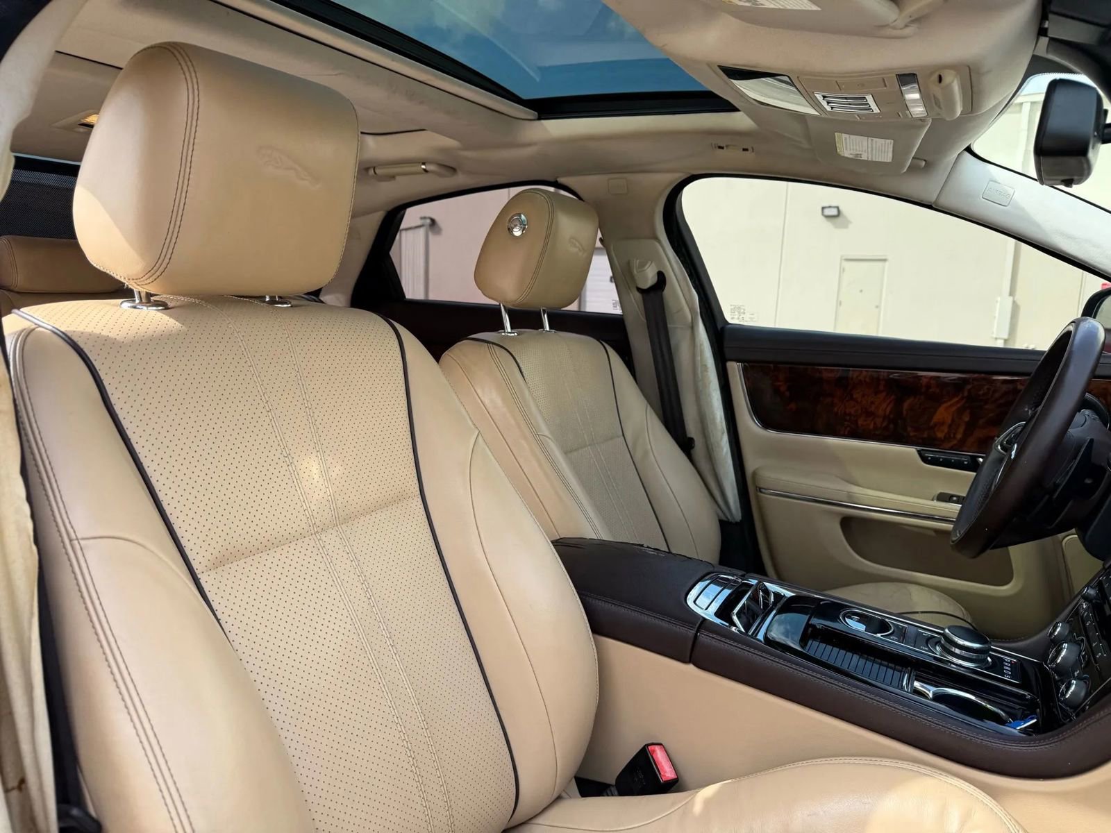 Used 2016 Jaguar XJ R-Sport image 16